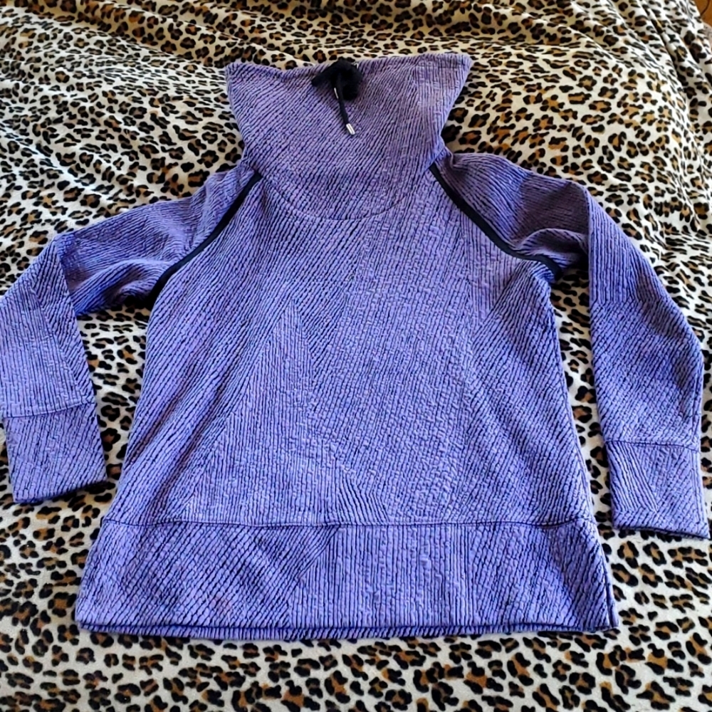 Kirkland crowl neck pullover